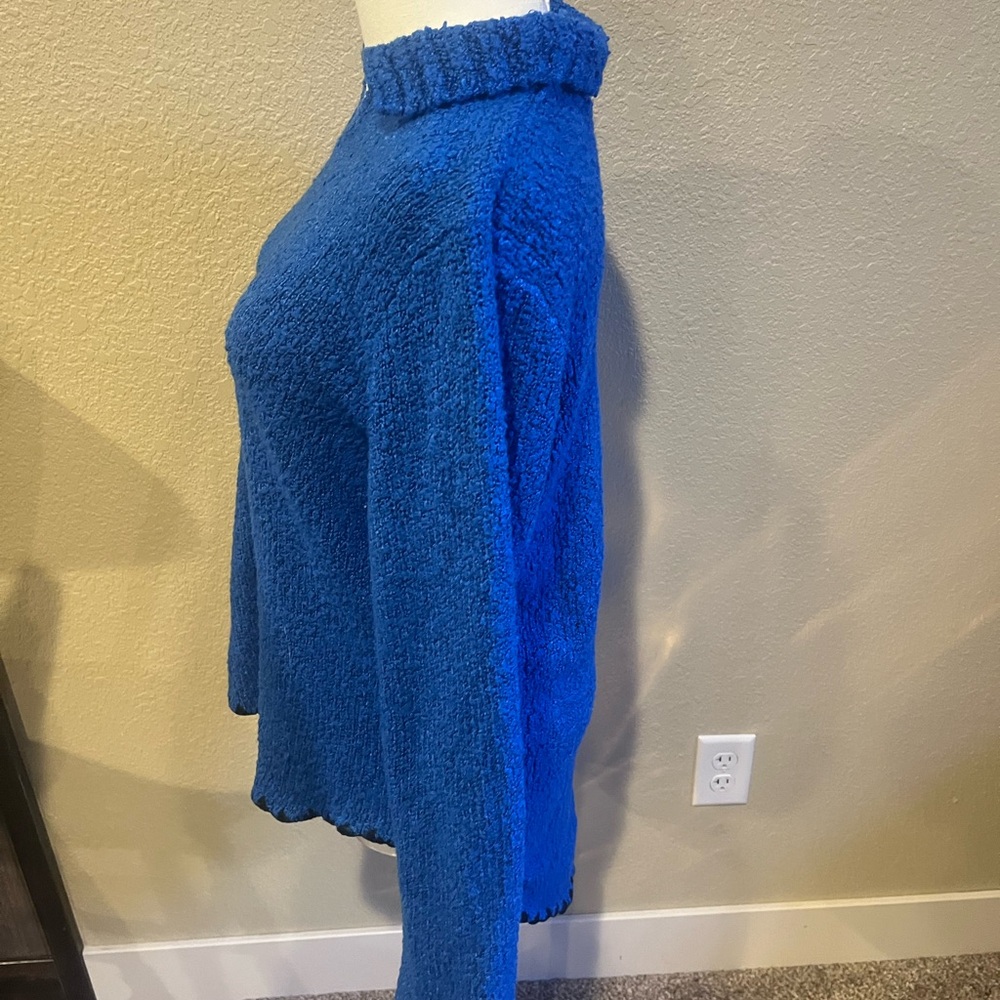 Textured Electric Blue V-Neck Collared Sweater - Picture 3 of 5